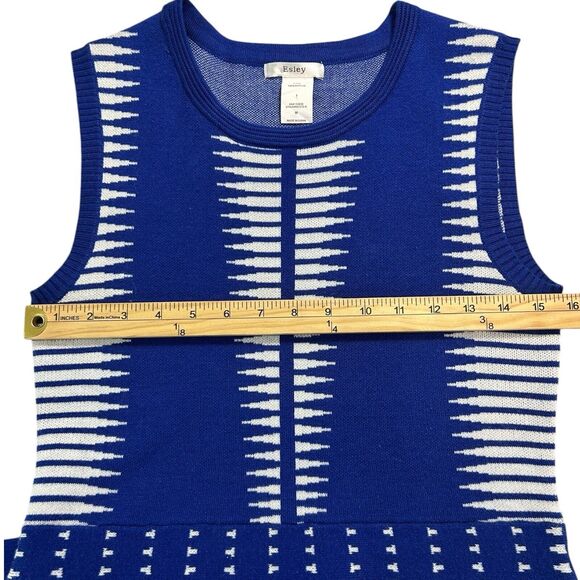 Esley Women's Sz Medium Royal Blue & White Geometric Fit & Flare Dress Stretch - Picture 5 of 7